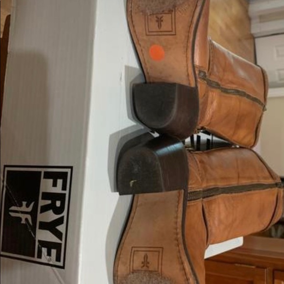 Frye - Picture 3 of 6